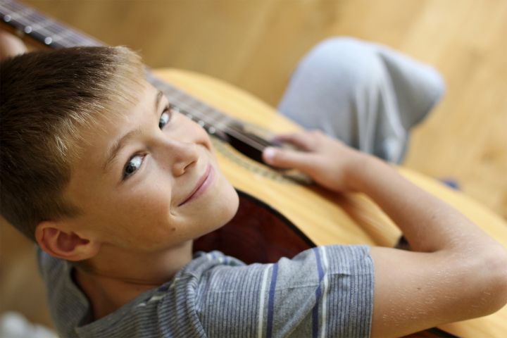 Corsi di chitarra per bambini ed avviamento alla musica